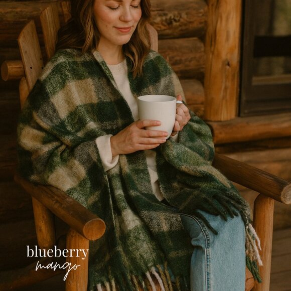 Villa Firenze Collection Wool Blend Wearable Throw Blanket – Made in Italy - Picture 1 of 6